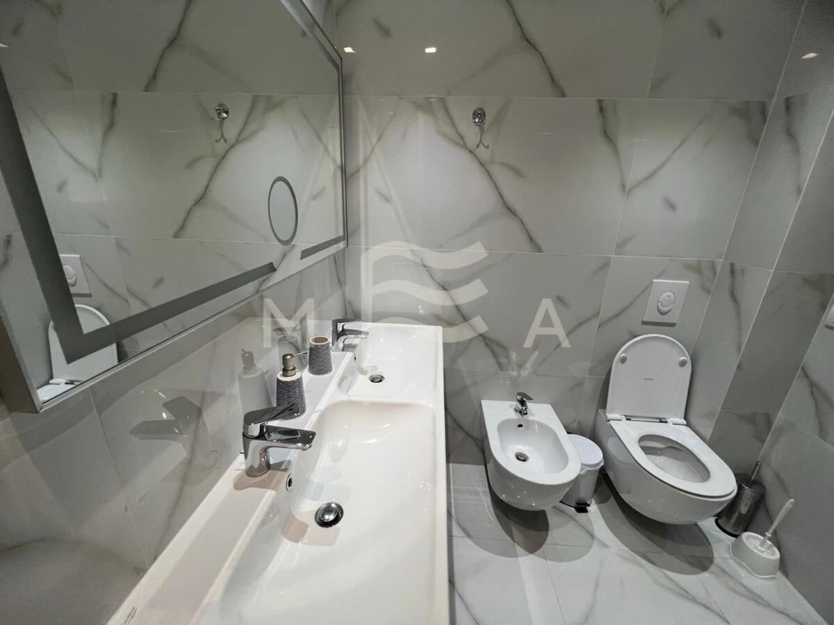 Yacht Club 573 Apartman Durrës Kültér fotó
